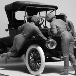 ICM 1/24 American Mechanics (1910s) (3 Figures) # 24009 -Aircraft Kits Sales 1500539001 img 0002 scaled