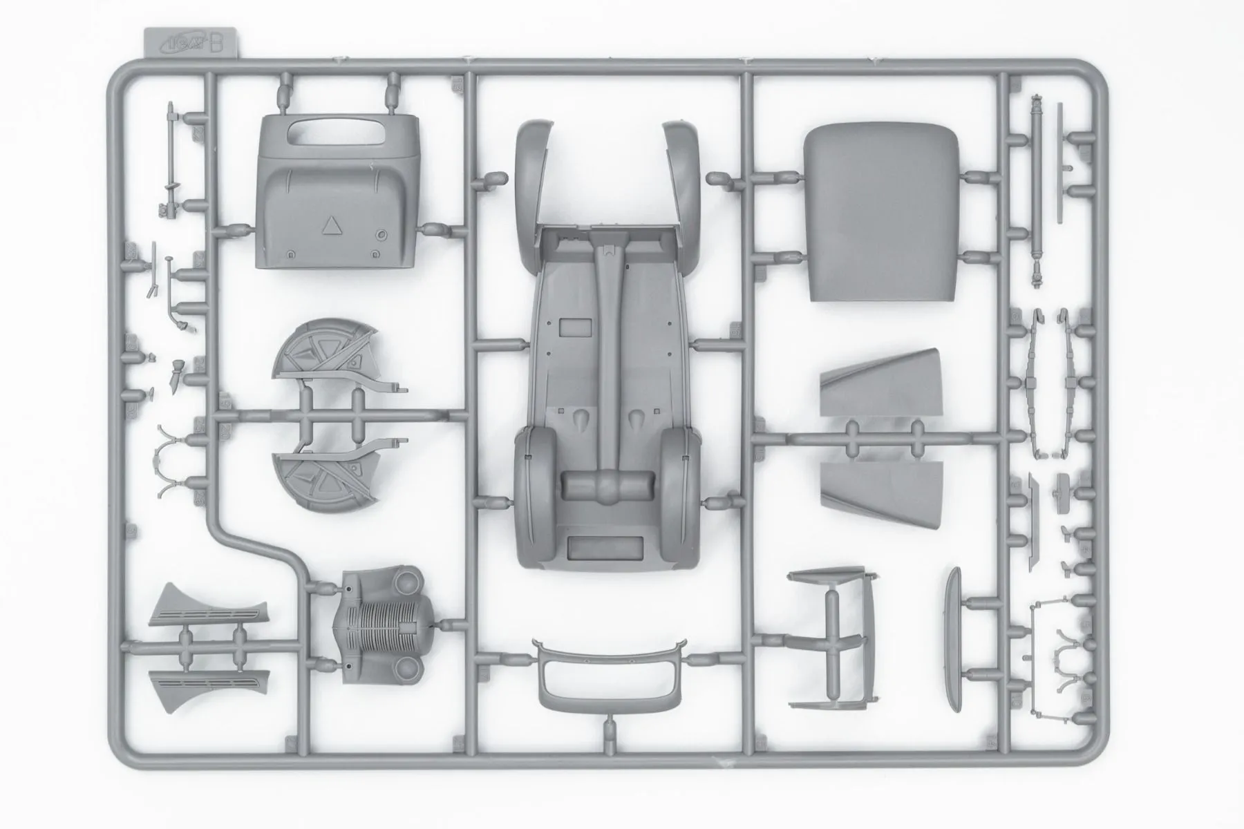 ICM 1/35 Moskvitch-401-420A, Soviet Passenger Car # 35484 7 ICM 1/35 Moskvitch-401-420A, Soviet Passenger Car # 35484 - Image 5