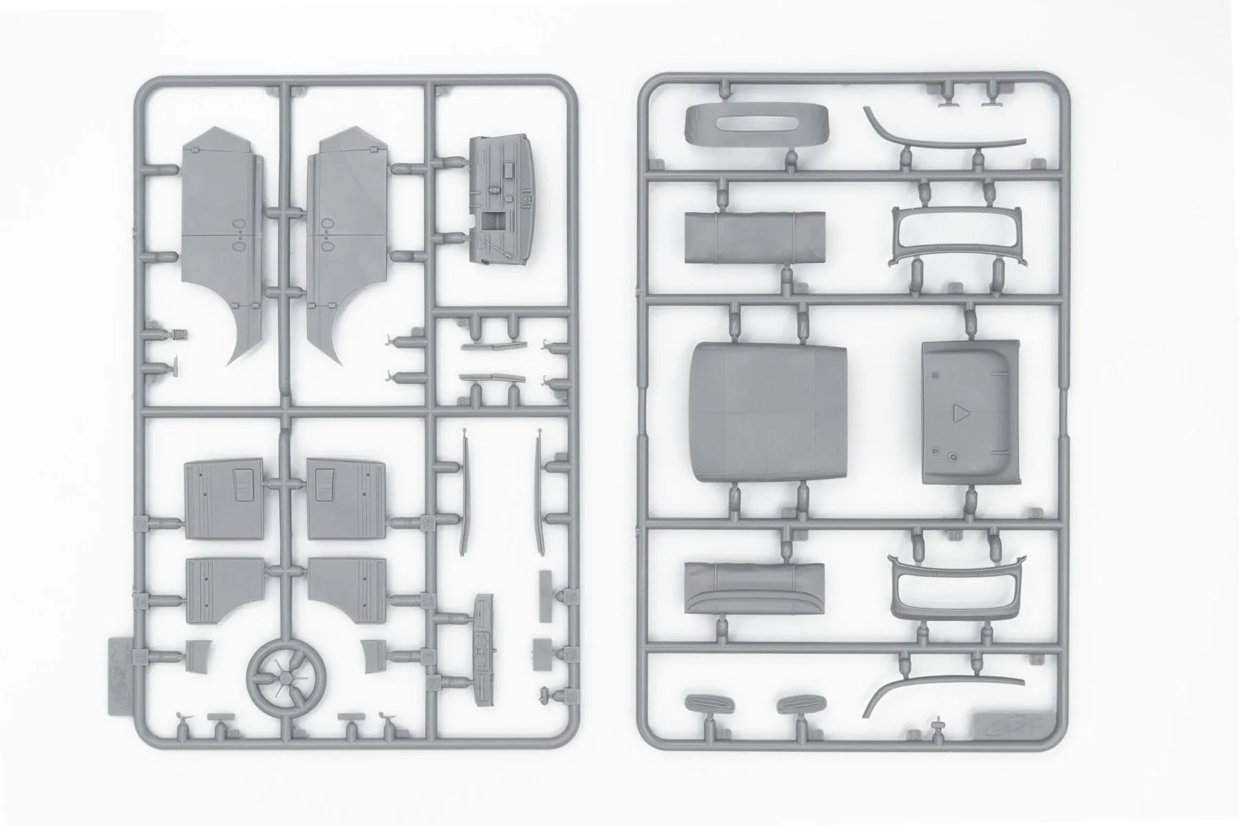 ICM 1/35 Moskvitch-401-420A, Soviet Passenger Car # 35484 9 ICM 1/35 Moskvitch-401-420A, Soviet Passenger Car # 35484 - Image 7