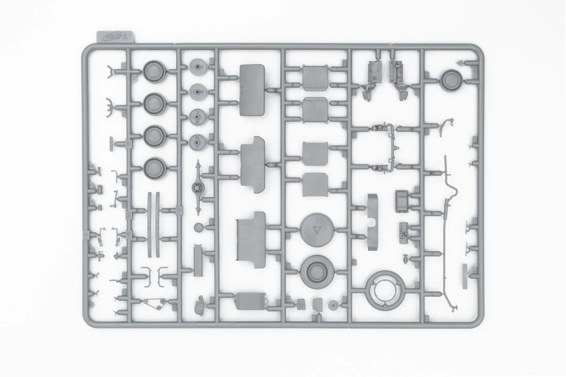 ICM 1/35 Moskvitch-401-420A, Soviet Passenger Car # 35484 10 ICM 1/35 Moskvitch-401-420A, Soviet Passenger Car # 35484 - Image 8