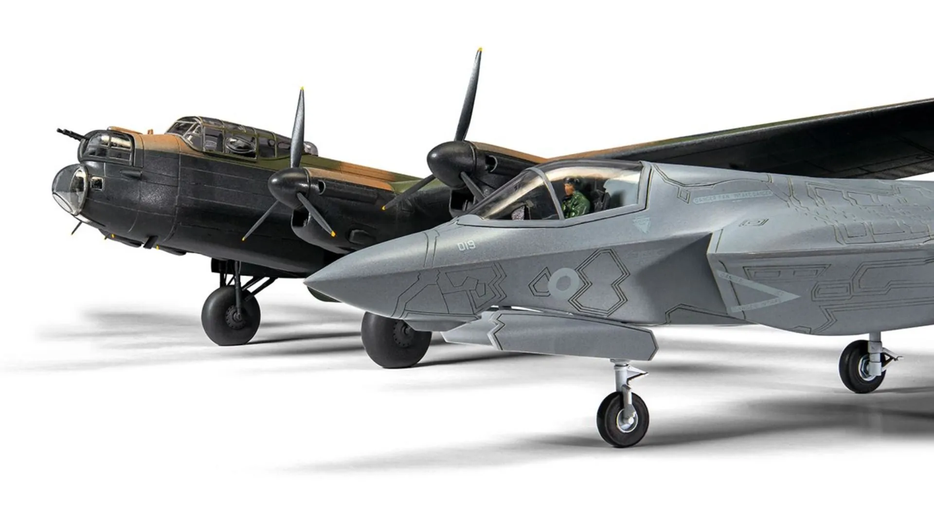 Airfix 1/72 Dambusters 80th Anniversary Gift Set # 50191 4 Airfix 1/72 Dambusters 80th Anniversary Gift Set # 50191 - Image 2