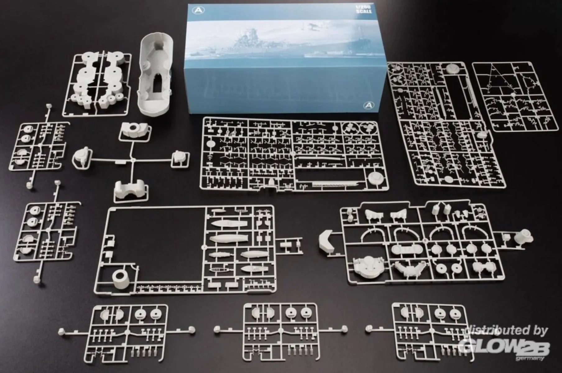 EModels Glow2B 1/200 IJN Yamato Battleship # 64010 6 EModels Glow2B 1/200 IJN Yamato Battleship # 64010 - Image 4