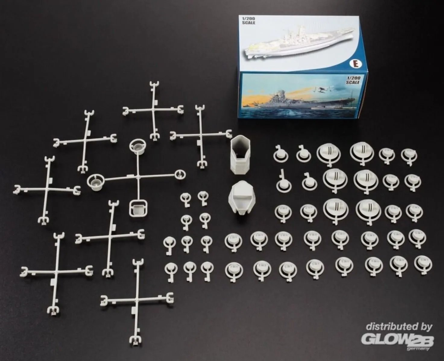 EModels Glow2B 1/200 IJN Yamato Battleship # 64010 12 EModels Glow2B 1/200 IJN Yamato Battleship # 64010 - Image 10