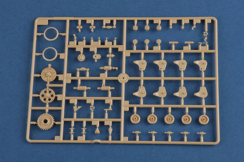 Hobby Boss Hobbyboss 1/35 French R35 Tank W/ FCM Turret # 83894 22 Hobby Boss Hobbyboss 1/35 French R35 Tank W/ FCM Turret # 83894 - Image 20