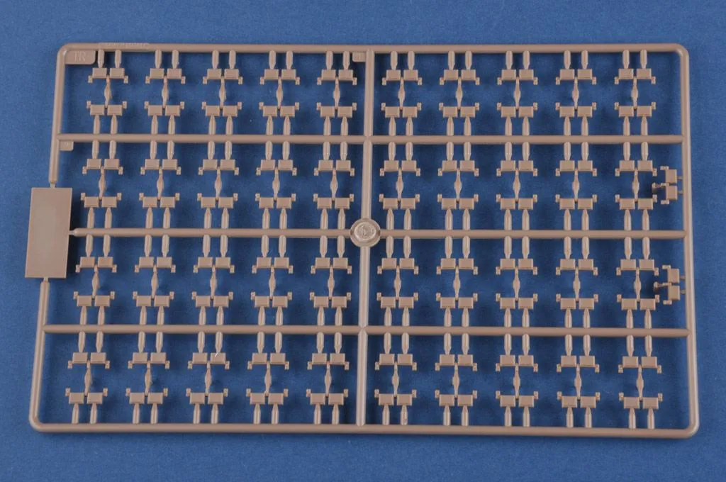 Hobby Boss Hobbyboss 1/35 Leopard C1A1 (Canadian MBT) # 84502 15 Hobby Boss Hobbyboss 1/35 Leopard C1A1 (Canadian MBT) # 84502 - Image 13