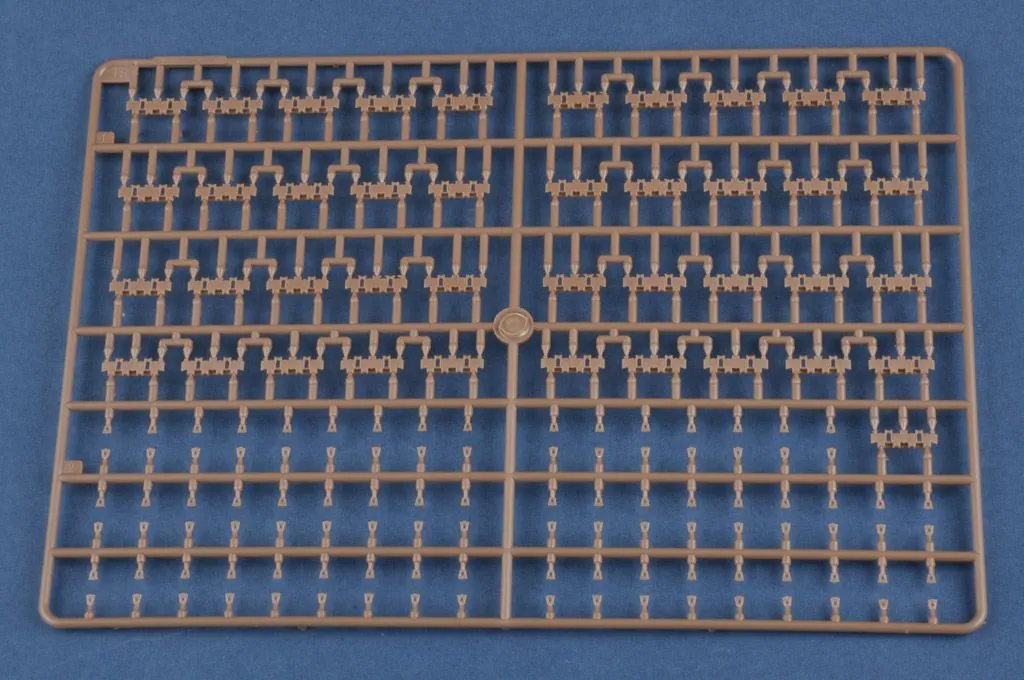 Hobby Boss Hobbyboss 1/35 Sd.Kfz.171 Panther Ausf G - Early German # 84551 12 Hobby Boss Hobbyboss 1/35 Sd.Kfz.171 Panther Ausf G - Early German # 84551 - Image 10