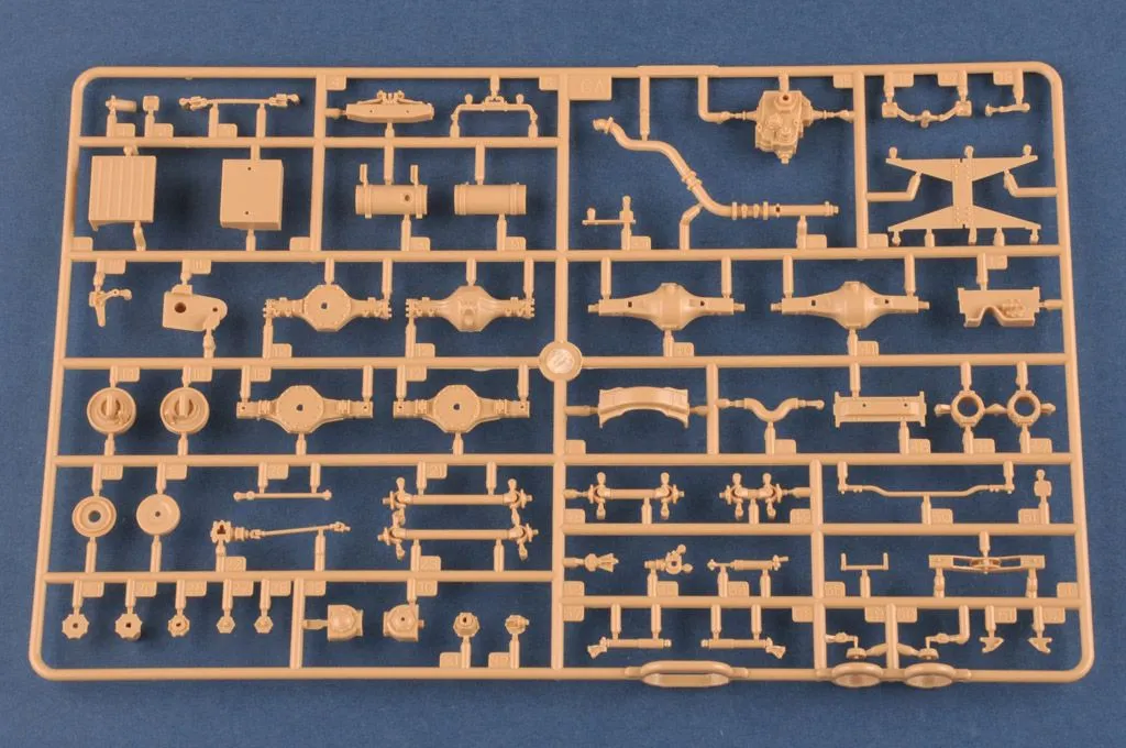 Hobby Boss Hobbyboss 1/35 KraZ-260B Tractor W/ MAZ/ChMZAP-5247G # 85523 14 Hobby Boss Hobbyboss 1/35 KraZ-260B Tractor W/ MAZ/ChMZAP-5247G # 85523 - Image 12