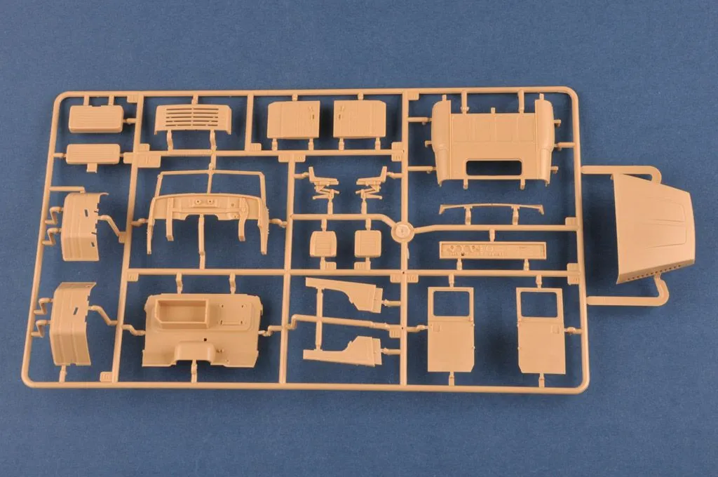 Hobby Boss Hobbyboss 1/35 KraZ-260B Tractor W/ MAZ/ChMZAP-5247G # 85523 12 Hobby Boss Hobbyboss 1/35 KraZ-260B Tractor W/ MAZ/ChMZAP-5247G # 85523 - Image 10