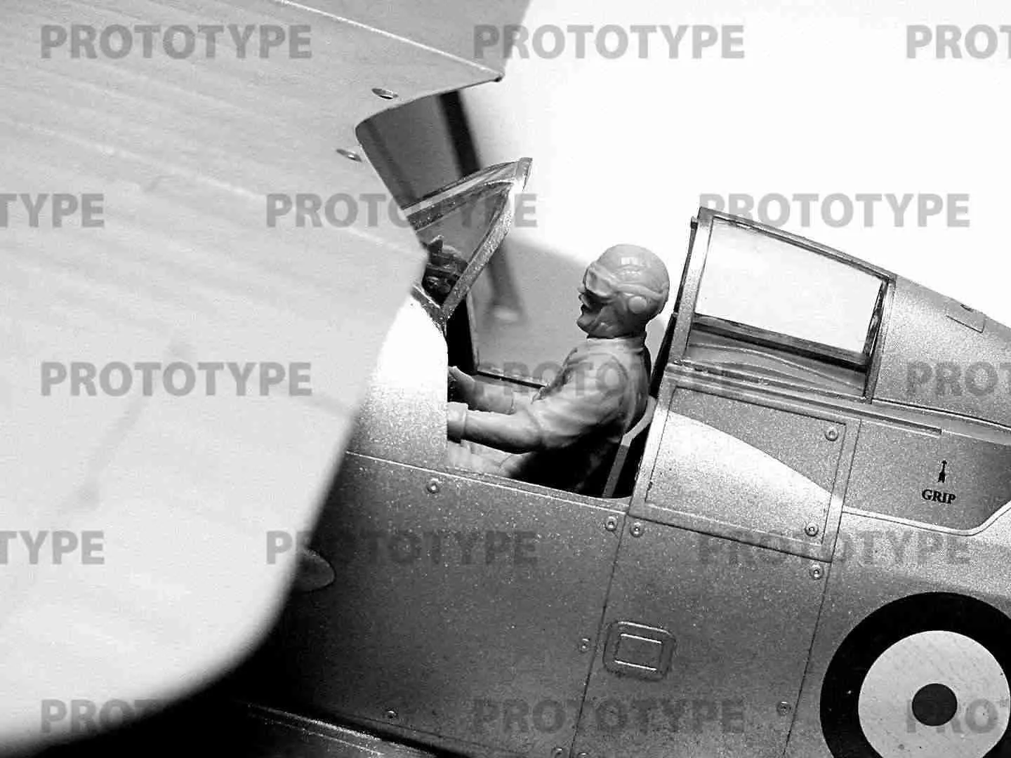 ICM 1/32 WWII Allied Pilots In The Cockpit (British, American, Soviet) # 32112 9 ICM 1/32 WWII Allied Pilots In The Cockpit (British, American, Soviet) # 32112 - Image 7