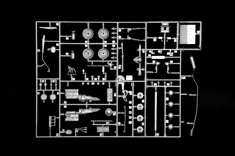Italeri 1/24 Ford Escort Zakspeed GR 2 # 3664 7 Italeri 1/24 Ford Escort Zakspeed GR 2 # 3664 - Image 5