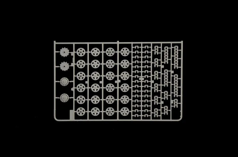 Italeri 1/35 Kfz.10 Demag D7 With 7.5cm Le Ig18 + Crew # 6595 11 Italeri 1/35 Kfz.10 Demag D7 With 7.5cm Le Ig18 + Crew # 6595 - Image 9