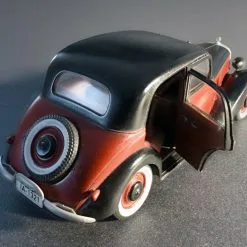 Miniart 1/35 German Passenger Car Type 170V 4 Door # 38008 -Aircraft Kits Sales min38008pic9