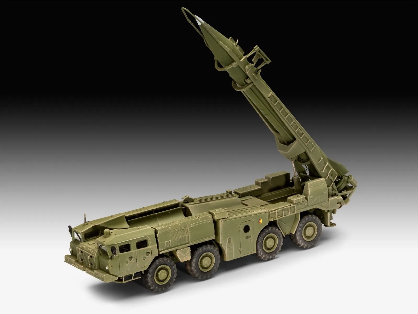 Revell 1/72 SCUD-B With MAZ-543 Transport And Launcher # 03332 4 Revell 1/72 SCUD-B With MAZ-543 Transport And Launcher # 03332 - Image 2