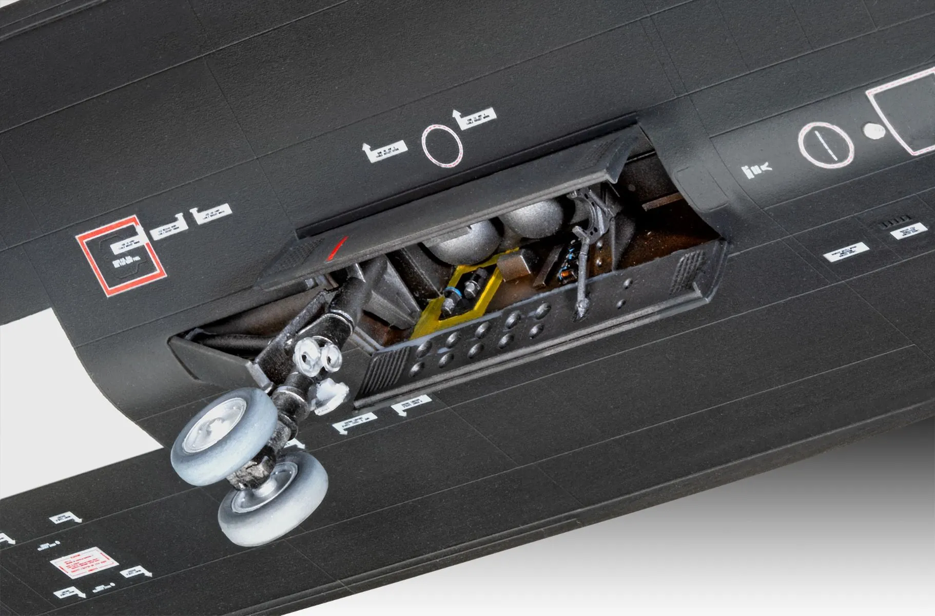 Revell 1/48 Lockheed SR-71 Blackbird # 04967 8 Revell 1/48 Lockheed SR-71 Blackbird # 04967 - Image 6