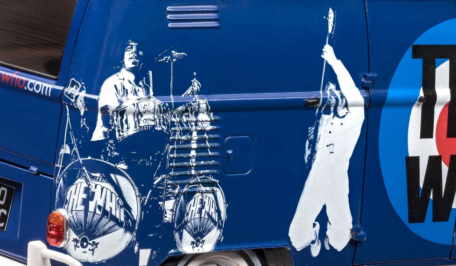 Revell 1/24 VW T1 Van 'The Who' Gift Set Limited Edition # 05672 8 Revell 1/24 VW T1 Van 'The Who' Gift Set Limited Edition # 05672 - Image 6