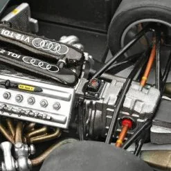 Revell 1/24 Audi R10 TDI Le Mans & 3D Puzzle Gift Set # 05682 -Aircraft Kits Sales rv5682 6