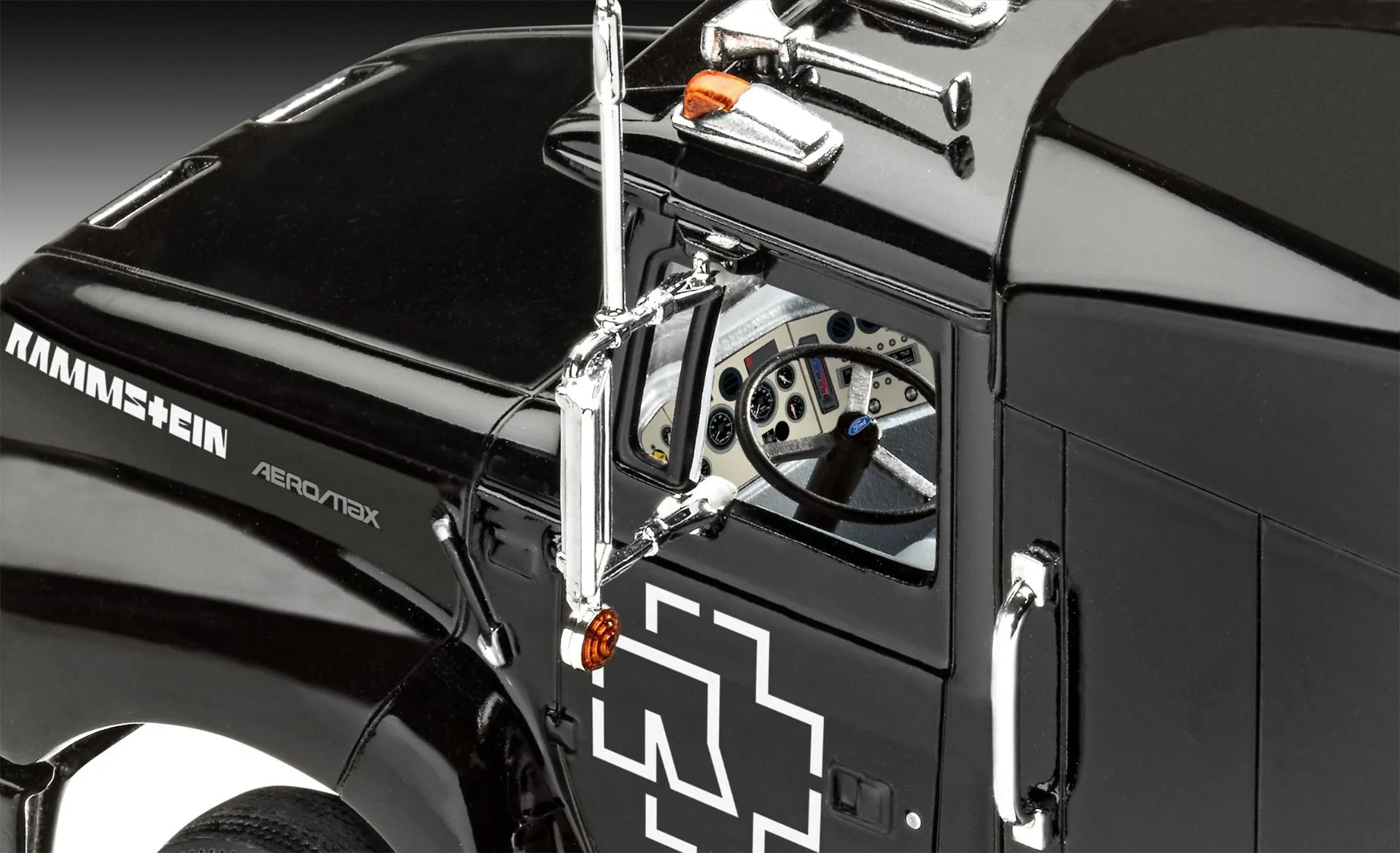Revell 1/25 Tour Truck 'Rammstein' Gift Set # 07658 6 Revell 1/25 Tour Truck 'Rammstein' Gift Set # 07658 - Image 4