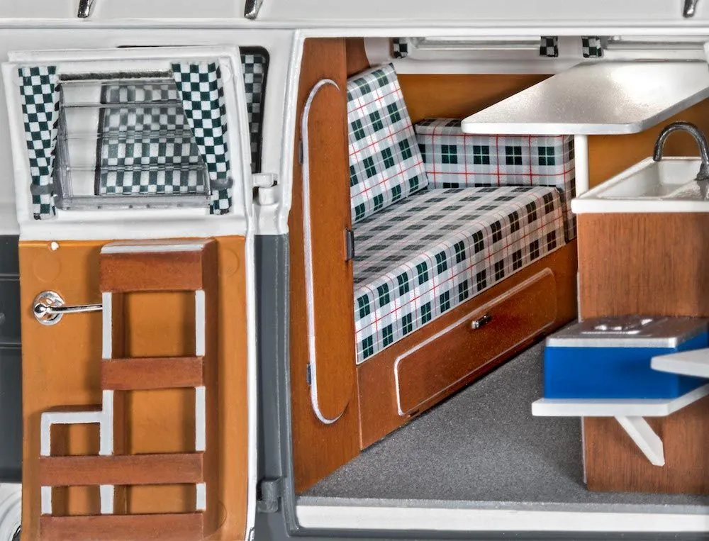 Revell 1/24 VW T1 Campervan # 07674 6 Revell 1/24 VW T1 Campervan # 07674 - Image 4