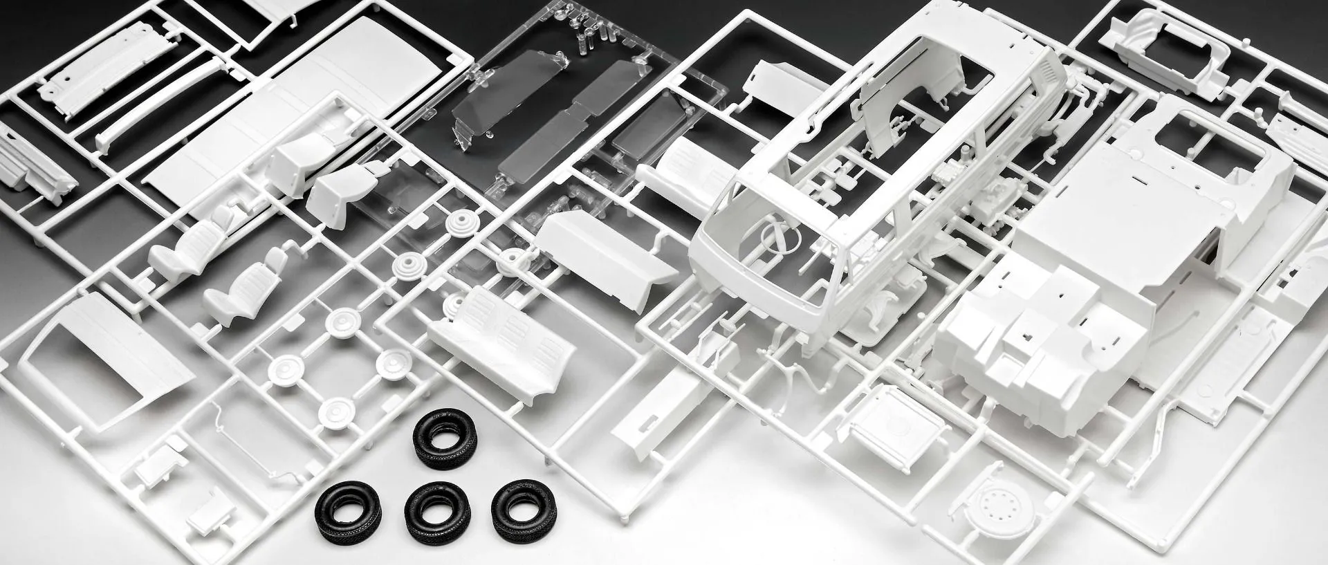 Revell 1/24 VW T3 Bus Starter Set # 67706 10 Revell 1/24 VW T3 Bus Starter Set # 67706 - Image 8