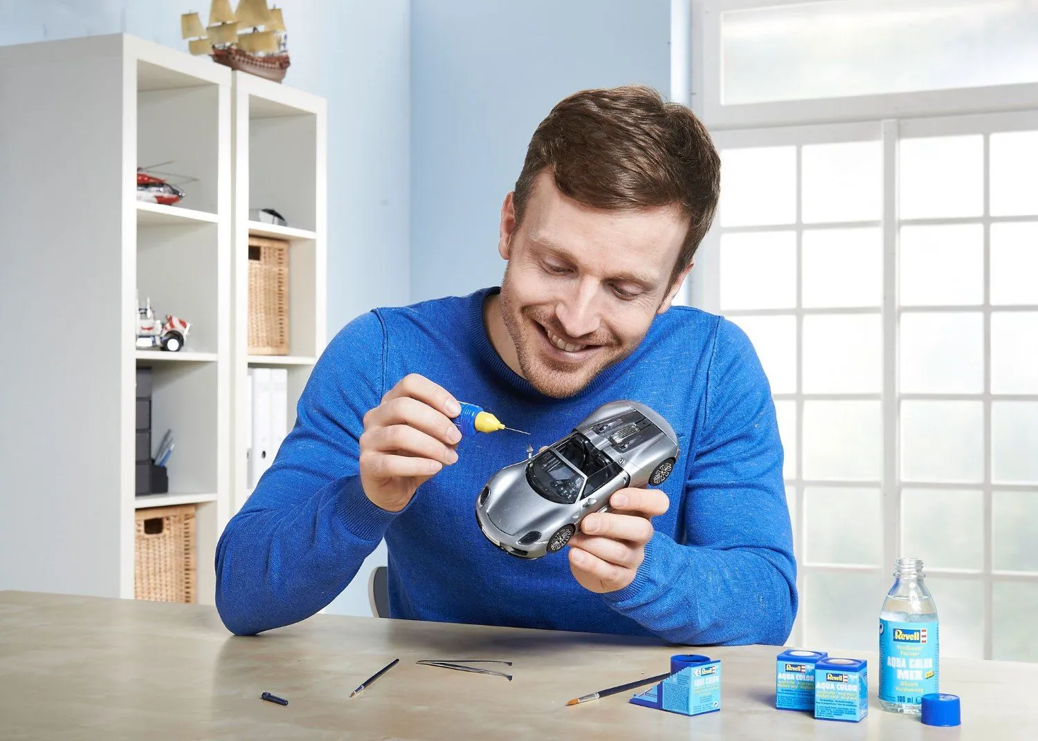 Revell 1/24 Porsche 918 Spyder # 07026 - Plastic Model Kit 8 Revell 1/24 Porsche 918 Spyder # 07026 - Plastic Model Kit - Image 6