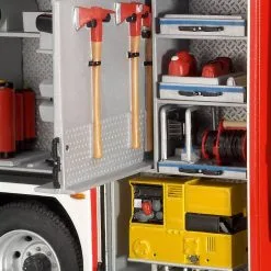 Revell 1/24 Schlingmann HLF 20(MAN TGM Euro6) # 07452 - Model Kit