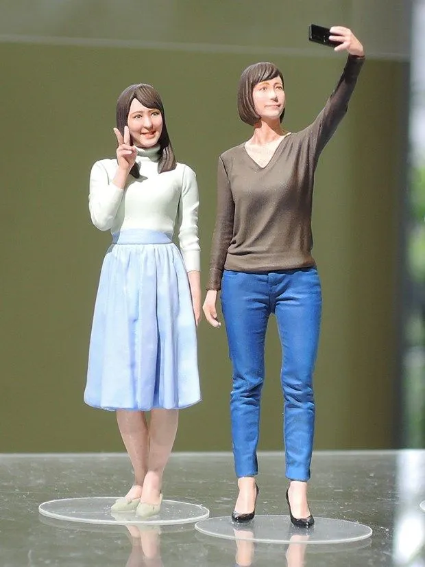 Tamiya 1/24 Campus Friends 2 Set # 24356 3 Tamiya 1/24 Campus Friends 2 Set # 24356