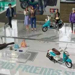 Tamiya 1/24 Campus Friends 2 Set # 24356 17 Tamiya 1/24 Campus Friends 2 Set # 24356 -Aircraft Kits Sales ta24356 3pic6