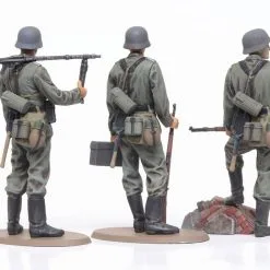 Tamiya 1/48 WWII Wehermacht Infantry Set # 32602 12 Tamiya 1/48 WWII Wehermacht Infantry Set # 32602 -Aircraft Kits Sales tam32602n 4