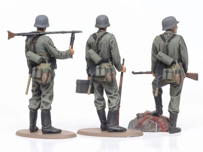Tamiya 1/48 WWII Wehermacht Infantry Set # 32602 7 Tamiya 1/48 WWII Wehermacht Infantry Set # 32602 - Image 5