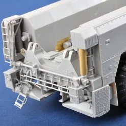 Trumpeter 1/35 15U175 TEL Of RS-12M1 Topol-M ICBM Complex # 01082 -Aircraft Kits Sales trm01082 43