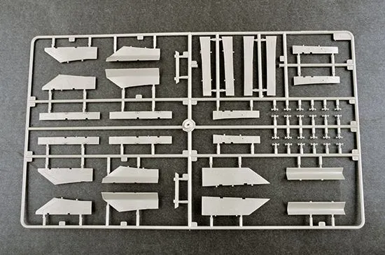 Trumpeter 1/32 North-American F-100C Super Sabre # 03221 14 Trumpeter 1/32 North-American F-100C Super Sabre # 03221 - Image 12