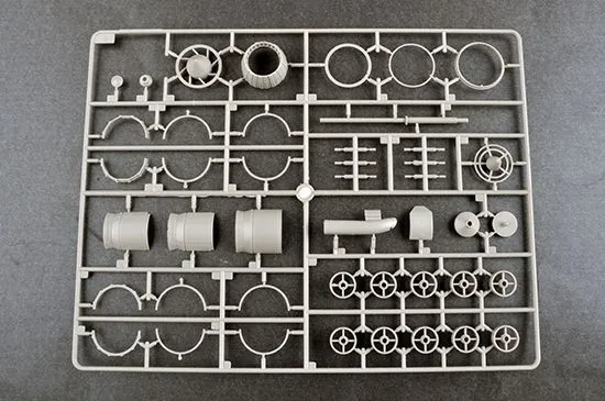 Trumpeter 1/32 North-American F-100C Super Sabre # 03221 15 Trumpeter 1/32 North-American F-100C Super Sabre # 03221 - Image 13