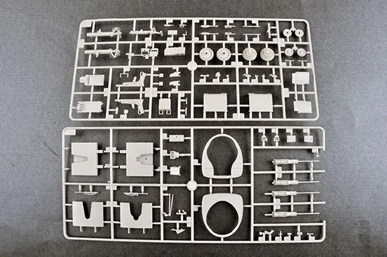 Trumpeter 1/32 North-American F-100C Super Sabre # 03221 17 Trumpeter 1/32 North-American F-100C Super Sabre # 03221 - Image 15