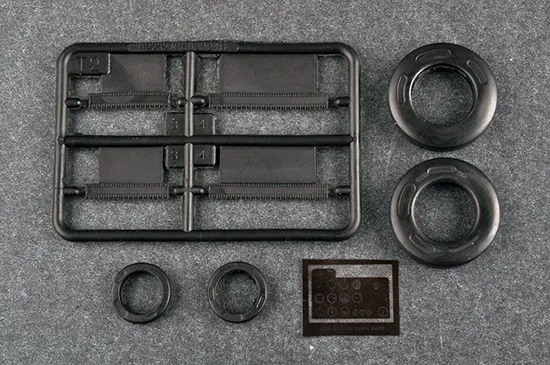 Trumpeter 1/32 North-American F-100C Super Sabre # 03221 22 Trumpeter 1/32 North-American F-100C Super Sabre # 03221 - Image 20