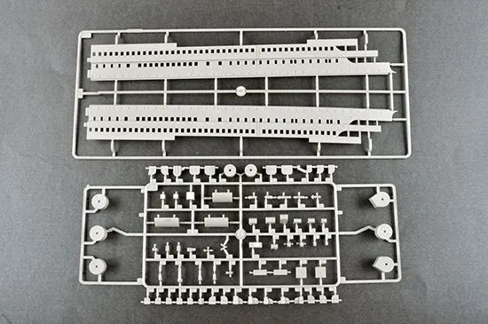 Trumpeter 1/200 R.M.S TITANIC W/ LED Light Set # 03719 34 Trumpeter 1/200 R.M.S TITANIC W/ LED Light Set # 03719 - Image 32