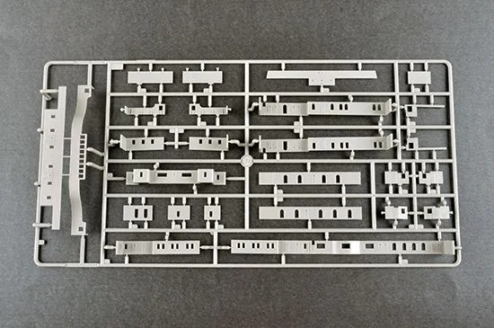 Trumpeter 1/200 R.M.S TITANIC W/ LED Light Set # 03719 35 Trumpeter 1/200 R.M.S TITANIC W/ LED Light Set # 03719 - Image 33