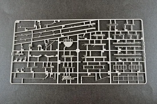 Trumpeter 1/200 R.M.S TITANIC W/ LED Light Set # 03719 36 Trumpeter 1/200 R.M.S TITANIC W/ LED Light Set # 03719 - Image 34