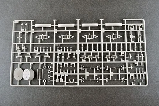 Trumpeter 1/200 R.M.S TITANIC W/ LED Light Set # 03719 37 Trumpeter 1/200 R.M.S TITANIC W/ LED Light Set # 03719 - Image 35