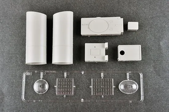 Trumpeter 1/200 R.M.S TITANIC W/ LED Light Set # 03719 41 Trumpeter 1/200 R.M.S TITANIC W/ LED Light Set # 03719 - Image 39