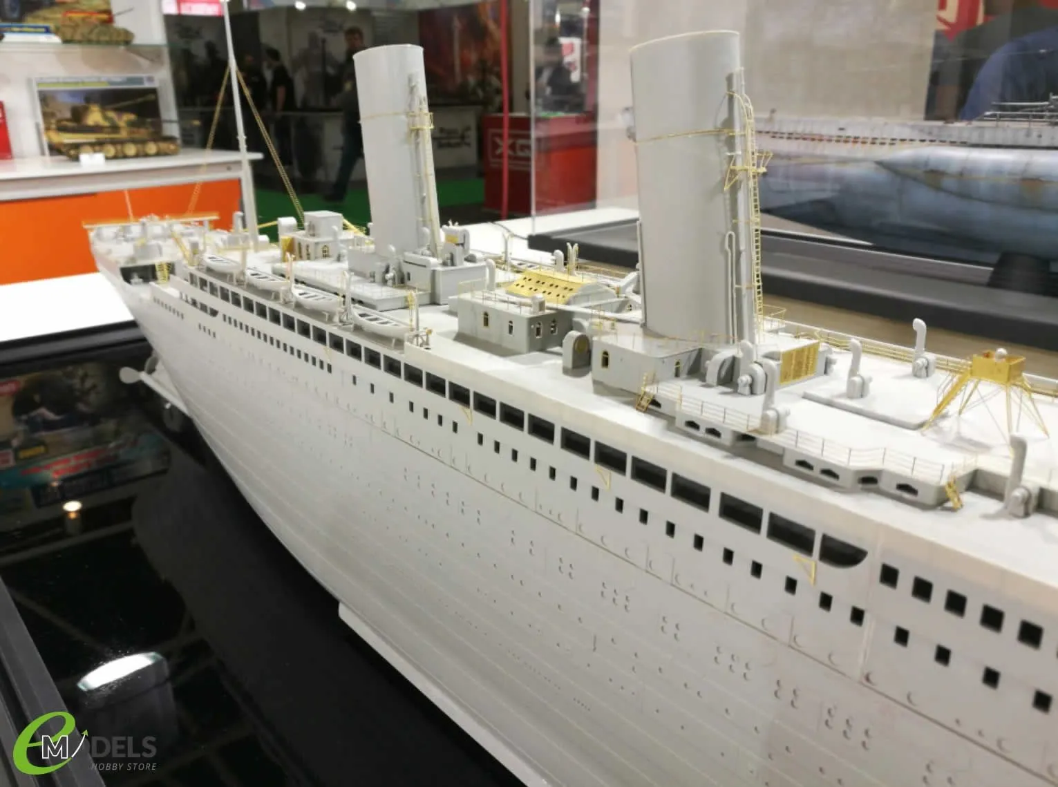 Trumpeter 1/200 R.M.S TITANIC W/ LED Light Set # 03719 16 Trumpeter 1/200 R.M.S TITANIC W/ LED Light Set # 03719 - Image 14