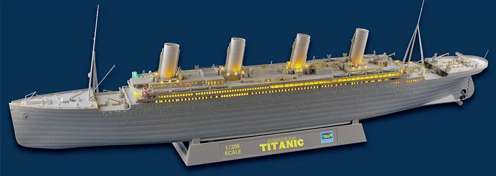 Trumpeter 1/200 R.M.S TITANIC W/ LED Light Set # 03719 9 Trumpeter 1/200 R.M.S TITANIC W/ LED Light Set # 03719 - Image 7