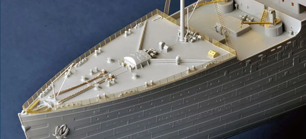 Trumpeter 1/200 R.M.S TITANIC W/ LED Light Set # 03719 8 Trumpeter 1/200 R.M.S TITANIC W/ LED Light Set # 03719 - Image 6