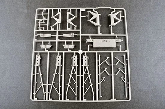Trumpeter 1/35 Russian S-300V 9A84 SAM # 09520 12 Trumpeter 1/35 Russian S-300V 9A84 SAM # 09520 - Image 10