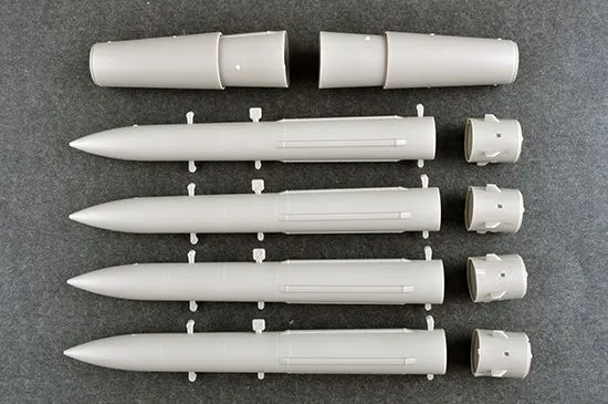 Trumpeter 1/35 Russian S-300V 9A85 SAM # 09521 11 Trumpeter 1/35 Russian S-300V 9A85 SAM # 09521 - Image 9