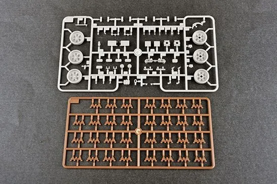 Trumpeter 1/35 Soviet BMR-3 Armoured Mine-Clearing Vehicle # 09552 17 Trumpeter 1/35 Soviet BMR-3 Armoured Mine-Clearing Vehicle # 09552 - Image 15