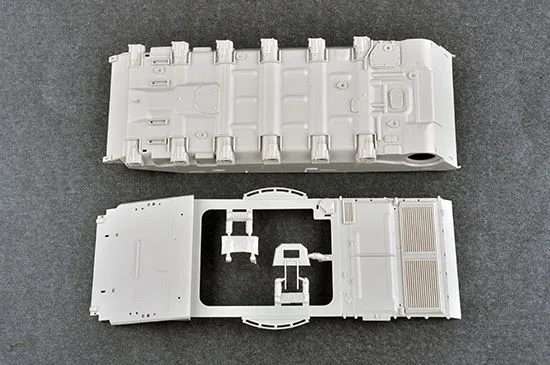 Trumpeter 1/35 Soviet BMR-3 Armoured Mine-Clearing Vehicle # 09552 6 Trumpeter 1/35 Soviet BMR-3 Armoured Mine-Clearing Vehicle # 09552 - Image 4