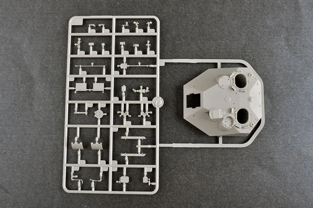 Trumpeter 1/35 2S25 Sprut- SD Amphibious Light Tank # 09599 8 Trumpeter 1/35 2S25 Sprut- SD Amphibious Light Tank # 09599 - Image 6