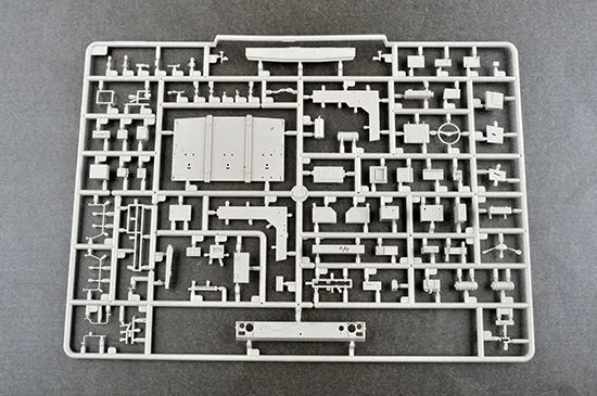 Trumpeter 1/35 Russian 9P78-1 TEL For 9K720 Iskander-M System (SS-26 Stone) # 01051 14 Trumpeter 1/35 Russian 9P78-1 TEL For 9K720 Iskander-M System (SS-26 Stone) # 01051 - Image 12