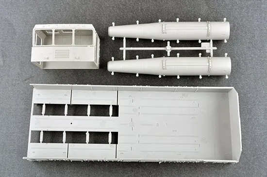 Trumpeter 1/35 Russian 9P78-1 TEL For 9K720 Iskander-M System (SS-26 Stone) # 01051 11 Trumpeter 1/35 Russian 9P78-1 TEL For 9K720 Iskander-M System (SS-26 Stone) # 01051 - Image 9