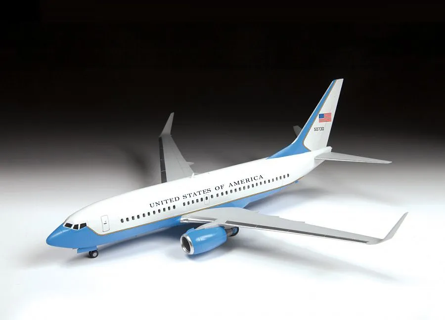 Zvezda 1/144 Airliner Boeing 737-700/C-40B # 7027 6 Zvezda 1/144 Airliner Boeing 737-700/C-40B # 7027 - Image 4